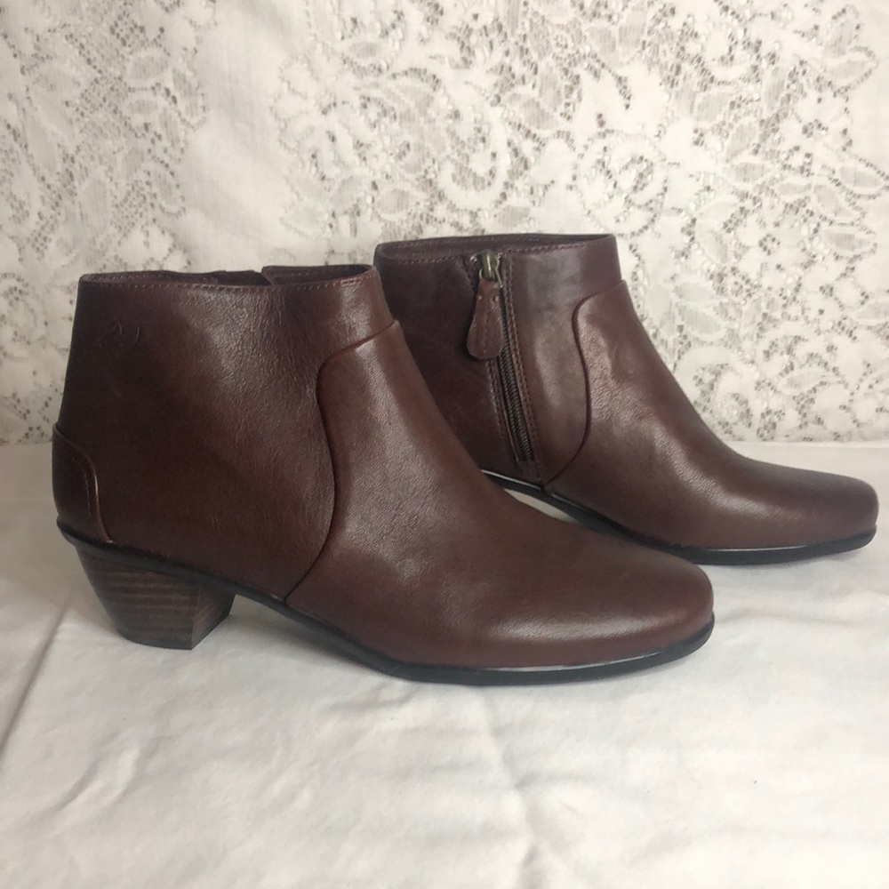 Nurture by Lamaze Brown Ankle Boots 8M